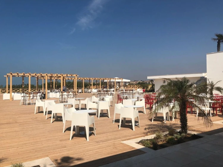 Krzesło Coccolona z podłokietnikami 2320 81 Scab Design antracytowe prostota minimalizm nowoczesność komfort wysoka jakość włoskie do kawiarni do hotelu restauracji