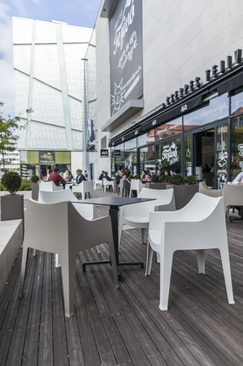 Krzesło Coccolona z podłokietnikami 2320 81 Scab Design antracytowe prostota minimalizm nowoczesność komfort wysoka jakość włoskie do kawiarni do hotelu restauracji