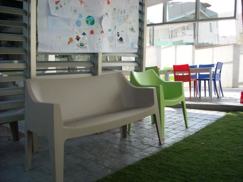 Sofa Coccolona 1253 15 z podłokietnikami Scab Design gołębi szary prostota minimalizm nowoczesność komfort wysoka jakość włoska ławka sofa do ogródka do hotelu do restauracji