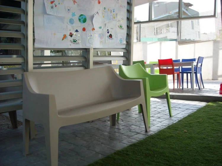 Sofa Coccolona 1253 15 z podłokietnikami Scab Design gołębi szary prostota minimalizm nowoczesność komfort wysoka jakość włoska ławka sofa do ogródka do hotelu do restauracji