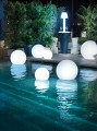 Lampa Luminous Spheres RGBW LED, Lampa Luminos LED RGBW, lampa Luminos Lyxo Design, lampa świecąca kula, lampa woodoporna
