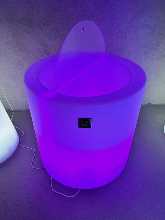 Stolik kawowy Cylinder RGBW LED Lyxo Design, stolik kawowy świecący, stoli kawowy LED, stolik kawowy z miejscem na lód