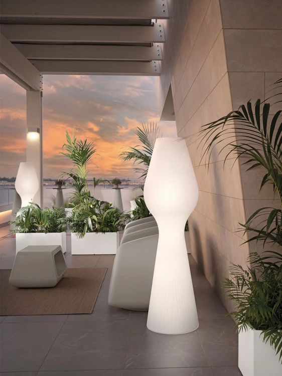 Lampa Stripes LED, lampa z zasilaniem LED, lampa designerska, lampa Lyxo Design, lampa outdoorowa