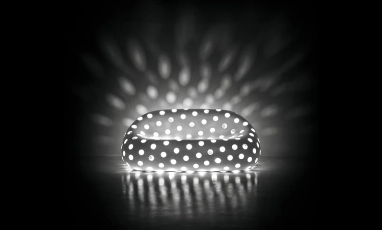 Sofa Airball włoskiej marki Plust podświetlana LED outdoorowa na taras do ogródka hotelu restauracji kawiarni