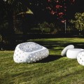 Sofa Airball włoskiej marki Plust podświetlana LED outdoorowa na taras do ogródka hotelu restauracji kawiarni