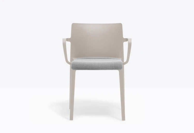 krzesło Volt 676/2, krzesło Pedrali, krzesło tapicerowane, krzesło do jadalni, krzesło do kuchni, włoski design, nowoczesny design