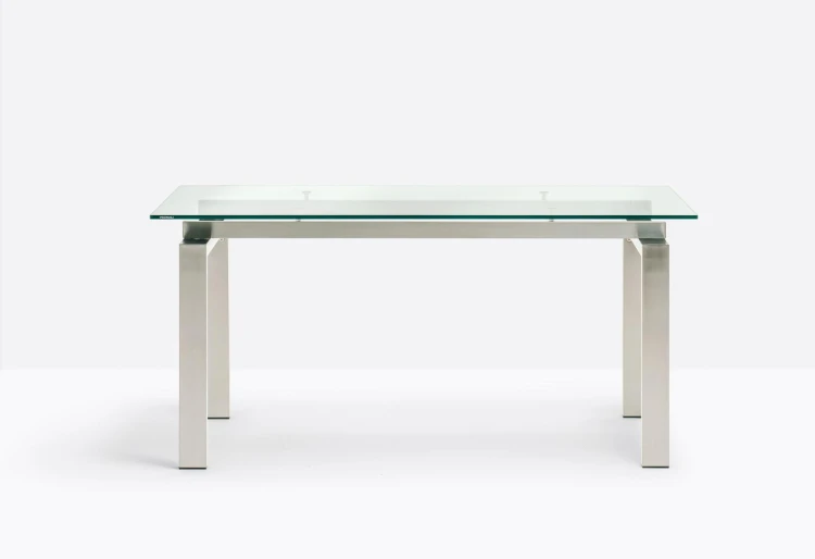 stół Space, stół Pedrali, stół metalowy szklany blat, stół do jadalni, stół do biura, elegancki stół, nowoczesny design, włoski design