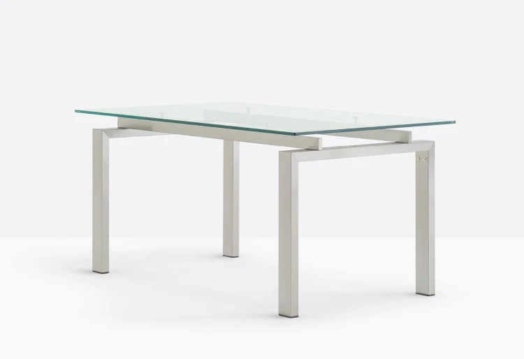 stół Space, stół Pedrali, stół metalowy szklany blat, stół do jadalni, stół do biura, elegancki stół, nowoczesny design, włoski design