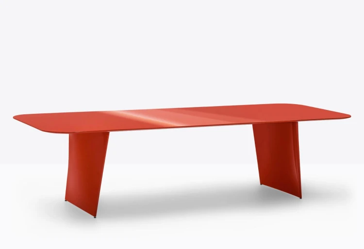 stół Frank, stół Pedrali, stół kolorowy, stół do jadalni, stół do restauracji, nowoczesny stół, nowoczesny design, włoski design