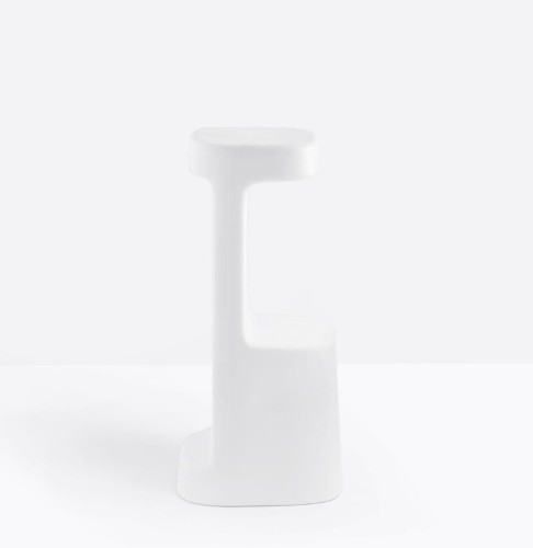 hoker Serif, hoker Pedrali, hoker outdoorowy, hoker do restauracji, hoker z tworzywa, nowoczesny hoker, nowoczesny design, włoski design