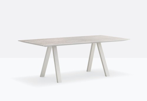 arki-table-ark-outdoor-still-05.jpg