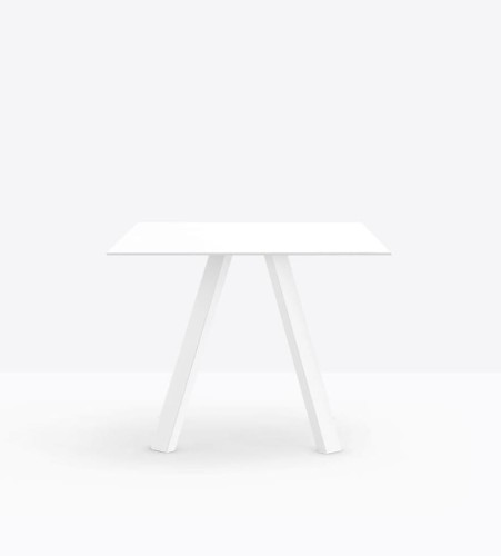 stół Arki, sół Pedrali, stół kwadratowy, stół do jadalni, stół do restauracji, nowoczesny stół, nowoczesny design, włoski design