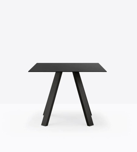stół Arki, sół Pedrali, stół kwadratowy, stół do jadalni, stół do restauracji, nowoczesny stół, nowoczesny design, włoski design