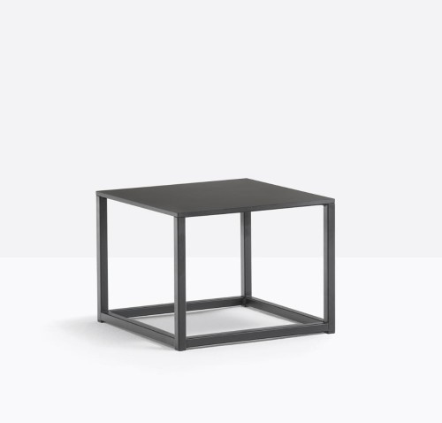 stolik kawowy Code, stolik kawowy Pedrali, stolik kawowy do salonu, stolik kawowy minimalistyczny, stolik loftowy, stolik stalowy, nowoczesny design, włoski design