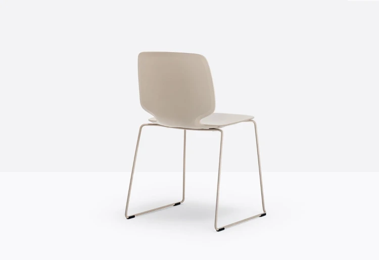 krzesło Babila, krzesło Pedrali, krzesło minimalistyczne, krzesło do jadalni, krzesło do kuchni, krzesło konferencyjne, nowoczesny design, włoski design