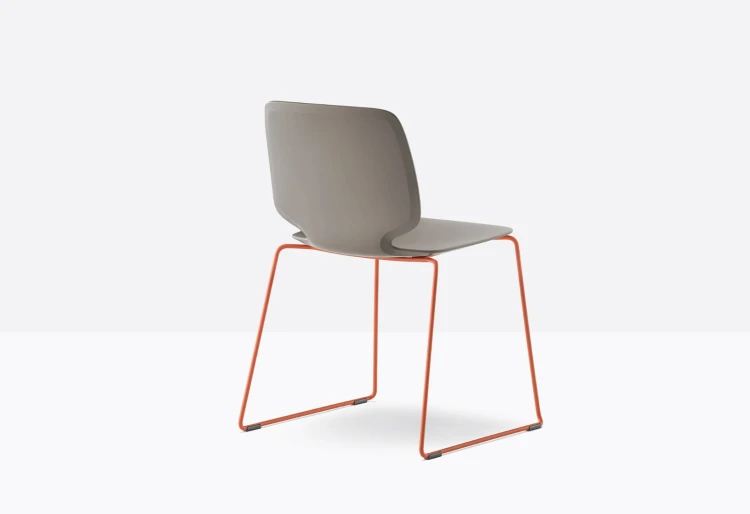 krzesło Babila, krzesło Pedrali, krzesło minimalistyczne, krzesło do jadalni, krzesło do kuchni, krzesło konferencyjne, nowoczesny design, włoski design