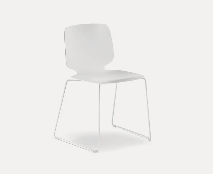 krzesło Babila, krzesło Pedrali, krzesło minimalistyczne, krzesło do jadalni, krzesło do kuchni, krzesło konferencyjne, nowoczesny design, włoski design