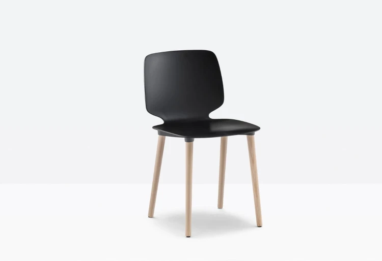 krzesło Babila, krzesło Pedrali, krzesło minimalistyczne, krzesło do jadalni, krzesło do kuchni, krzesło konferencyjne, nowoczesny design, włoski design