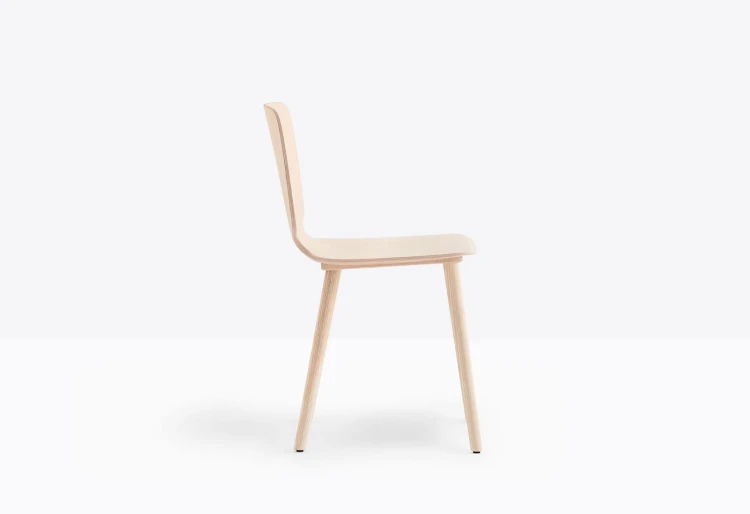krzesło Babila, krzesło Pedrali, krzesło minimalistyczne, krzesło do jadalni, krzesło do kuchni, krzesło konferencyjne, nowoczesny design, włoski design