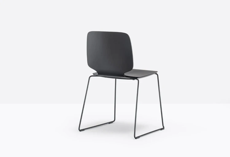 krzesło Babila, krzesło Pedrali, krzesło minimalistyczne, krzesło do jadalni, krzesło do kuchni, krzesło konferencyjne, nowoczesny design, włoski design