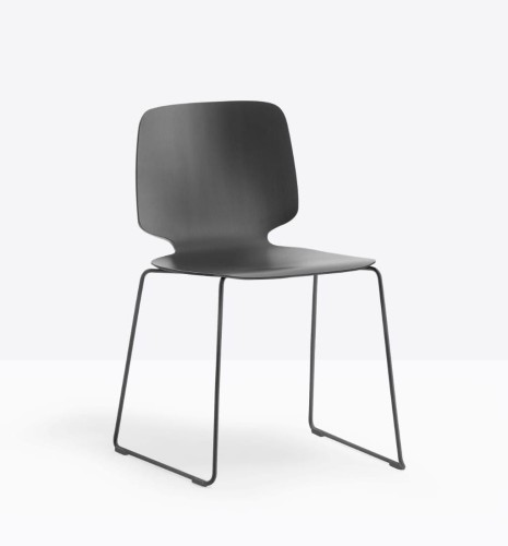 krzesło Babila, krzesło Pedrali, krzesło minimalistyczne, krzesło do jadalni, krzesło do kuchni, krzesło konferencyjne, nowoczesny design, włoski design