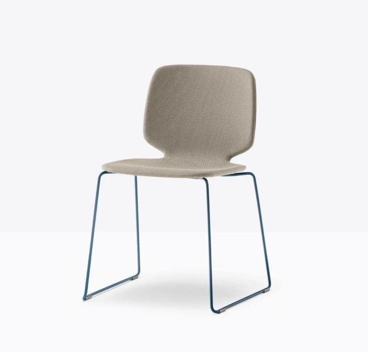 krzesło Babila, krzesło Pedrali, krzesło minimalistyczne, krzesło do jadalni, krzesło do kuchni, krzesło konferencyjne, nowoczesny design, włoski design