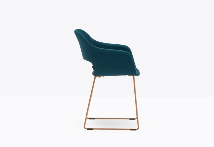 krzesło Babila, krzesło Pedrali, krzesło minimalistyczne, krzesło do jadalni, krzesło do kuchni, krzesło konferencyjne, nowoczesny design, włoski design