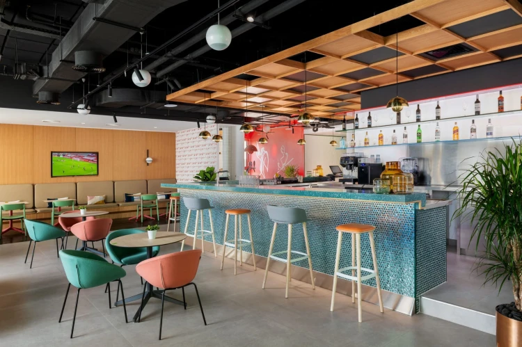 hoker Babila, hoker Pedrali, hoker do kuchni, hoker do jadalni, hoker do restauracji, hoker włoski, nowoczesny design, włoski design