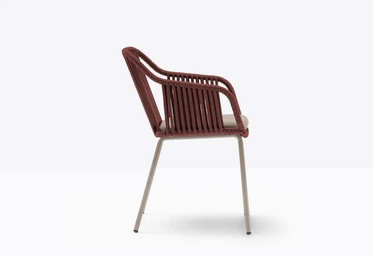 krzesło Babila, krzesło Pedrali, krzesło minimalistyczne, krzesło do jadalni, krzesło do kuchni, krzesło konferencyjne, nowoczesny design, włoski design