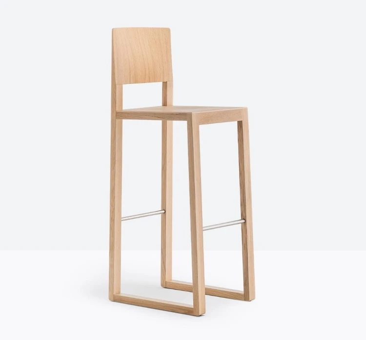 hoker Brera, hoker Pedrali, hoker dębowy, hoker drewniany, hoker do restauracji, nowoczesny design, włoski design