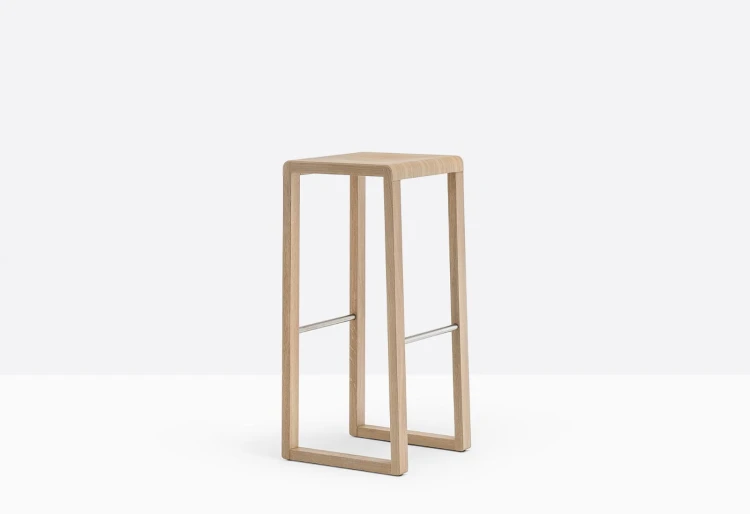 hoker Brera, hoker Pedrali, hoker dębowy, hoker drewniany, hoker do restauracji, nowoczesny design, włoski design