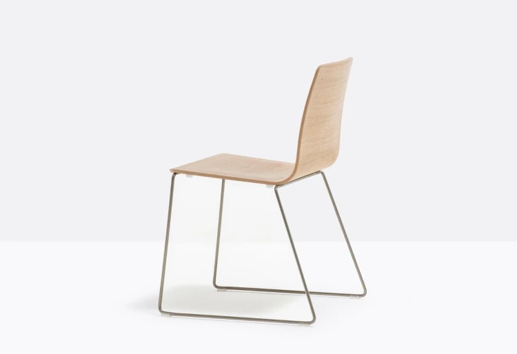 krzesło Inga, krzesło Pedrali, krzesło stalowe, krzesło drewniane, krzesło do jadalni, krzesło do kuchni, nowoczesny design, włoski design