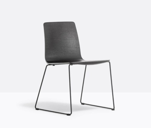 krzesło Inga, krzesło Pedrali, krzesło stalowe, krzesło drewniane, krzesło do jadalni, krzesło do kuchni, nowoczesny design, włoski design