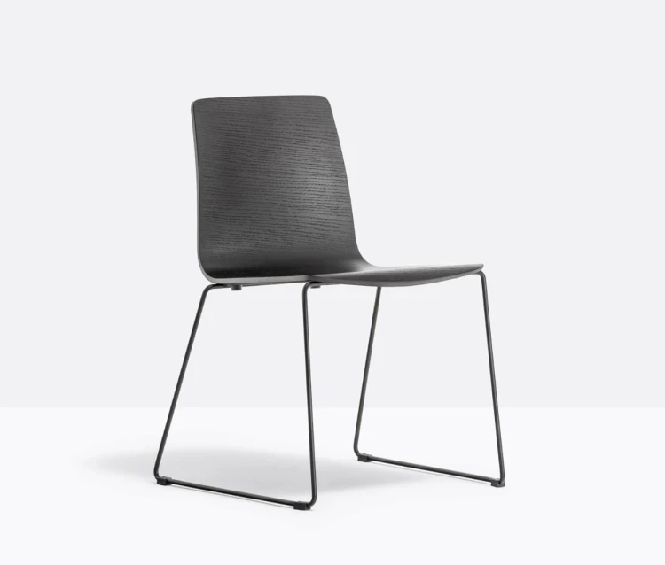 krzesło Inga, krzesło Pedrali, krzesło stalowe, krzesło drewniane, krzesło do jadalni, krzesło do kuchni, nowoczesny design, włoski design