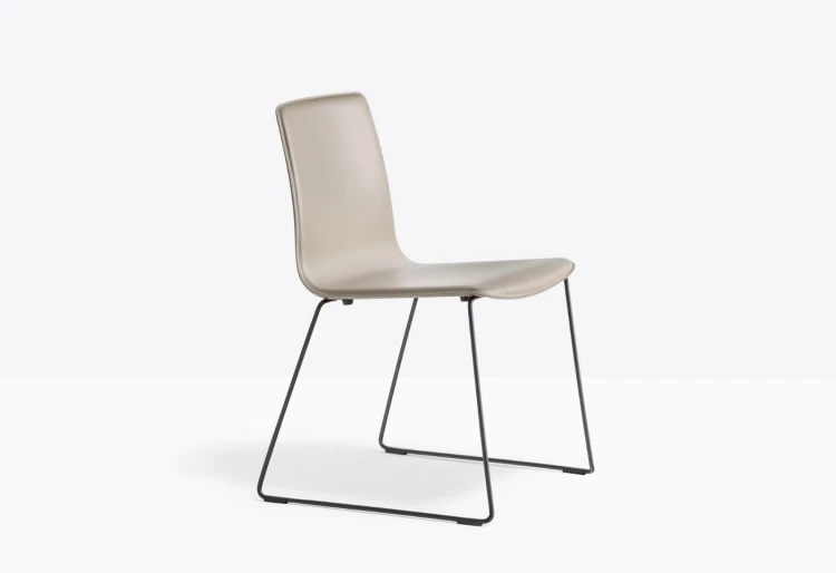 krzesło Inga, krzesło Pedrali, krzesło stalowe, krzesło skórzane, krzesło do jadalni, krzesło do kuchni, nowoczesny design, włoski design