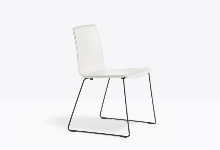 krzesło Inga, krzesło Pedrali, krzesło stalowe, krzesło skórzane, krzesło do jadalni, krzesło do kuchni, nowoczesny design, włoski design