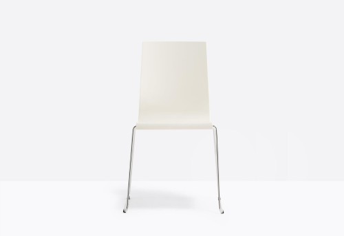 krzesło Kuadra, krzesło Pedrali, krzesło stalowe, krzesło z tworzywa, krzesło do jadalni, krzesło do kawiarni, krzesło do restauracji, nowoczesny design, włoski design