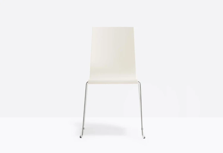 krzesło Kuadra, krzesło Pedrali, krzesło stalowe, krzesło z tworzywa, krzesło do jadalni, krzesło do kawiarni, krzesło do restauracji, nowoczesny design, włoski design