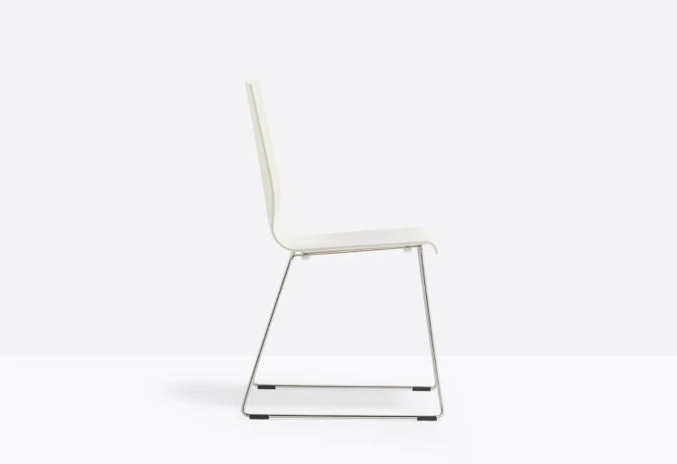 krzesło Kuadra, krzesło Pedrali, krzesło stalowe, krzesło z tworzywa, krzesło do jadalni, krzesło do kawiarni, krzesło do restauracji, nowoczesny design, włoski design