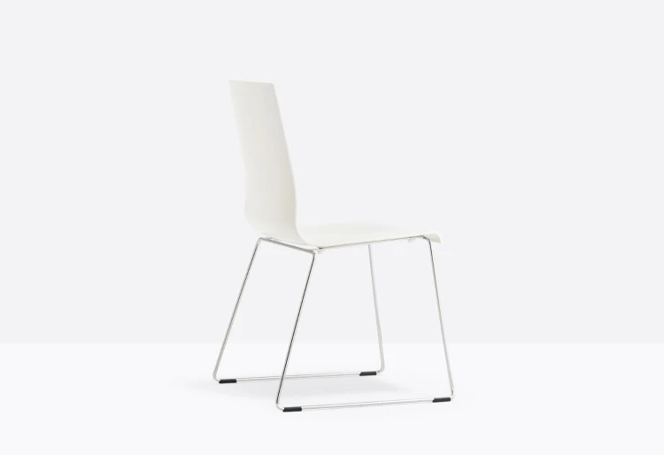 krzesło Kuadra, krzesło Pedrali, krzesło stalowe, krzesło z tworzywa, krzesło do jadalni, krzesło do kawiarni, krzesło do restauracji, nowoczesny design, włoski design