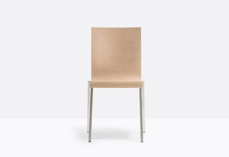krzesło Kuadra, krzesło Pedrali, krzesło stalowe, krzesło drewniane, krzesło do jadalni, krzesło do kawiarni, krzesło do restauracji, nowoczesny design, włoski design