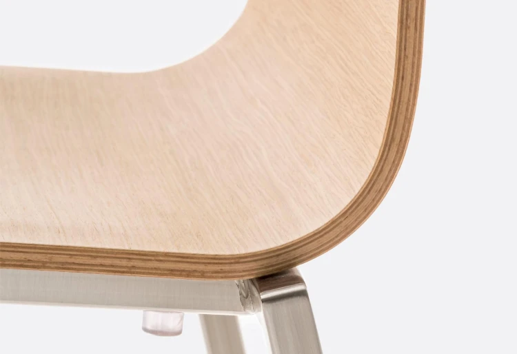 krzesło Kuadra, krzesło Pedrali, krzesło stalowe, krzesło drewniane, krzesło do jadalni, krzesło do kawiarni, krzesło do restauracji, nowoczesny design, włoski design