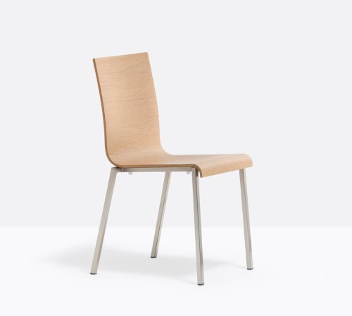 krzesło Kuadra, krzesło Pedrali, krzesło stalowe, krzesło drewniane, krzesło do jadalni, krzesło do kawiarni, krzesło do restauracji, nowoczesny design, włoski design