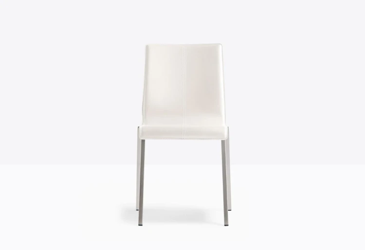 krzesło Kuadra, krzesło Pedrali, krzesło stalowe, krzesło skórzane, krzesło do jadalni, krzesło do kawiarni, krzesło do restauracji, nowoczesny design, włoski design