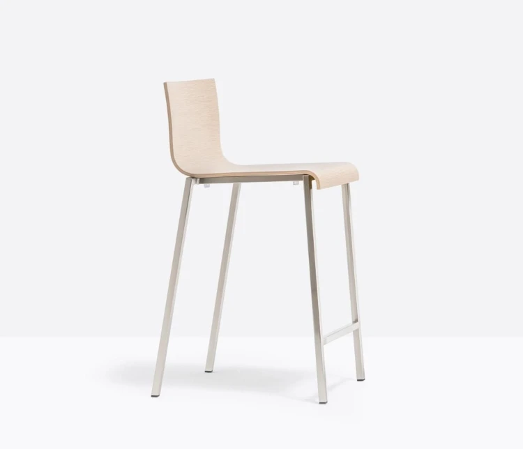 hoker Kuadra, hoker Pedrali, hoker stalowy, hoker drewniany, hoker do jadalni, hoker do kawiarni, hoker do restauracji, nowoczesny design, włoski design