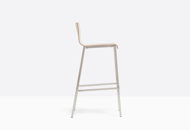 hoker Kuadra, hoker Pedrali, hoker stalowy, hoker drewniany, hoker do jadalni, hoker do kawiarni, hoker do restauracji, nowoczesny design, włoski design