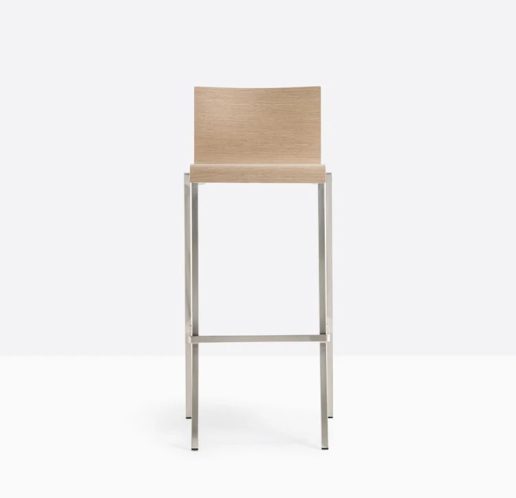 hoker Kuadra, hoker Pedrali, hoker stalowy, hoker drewniany, hoker do jadalni, hoker do kawiarni, hoker do restauracji, nowoczesny design, włoski design