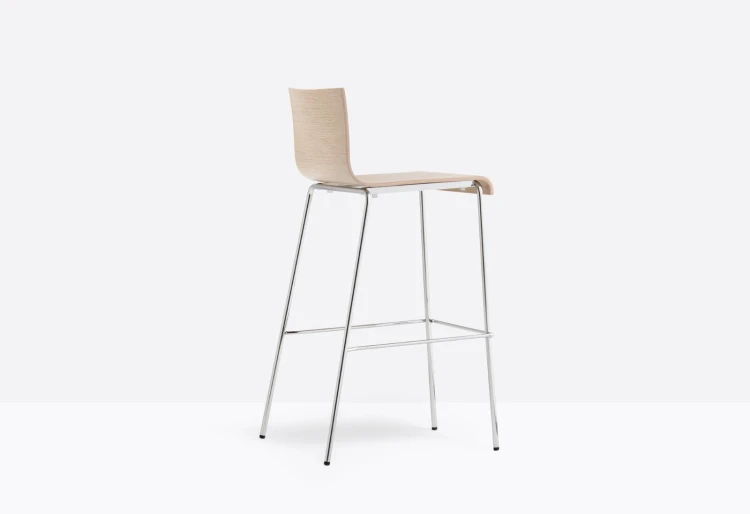 hoker Kuadra, hoker Pedrali, hoker stalowy, hoker drewniany, hoker do jadalni, hoker do kawiarni, hoker do restauracji, nowoczesny design, włoski design