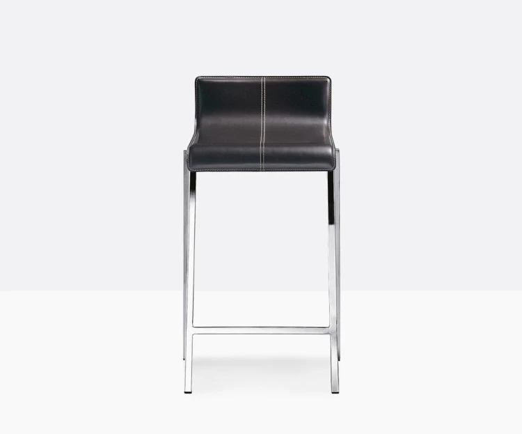 hoker Kuadra, hoker Pedrali, hoker stalowy, hoker skóra, hoker do jadalni, hoker do kawiarni, hoker do restauracji, nowoczesny design, włoski design