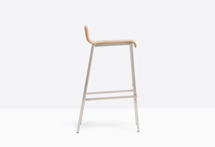 hoker Kuadra, hoker Pedrali, hoker stalowy, hoker skóra, hoker do jadalni, hoker do kawiarni, hoker do restauracji, nowoczesny design, włoski design